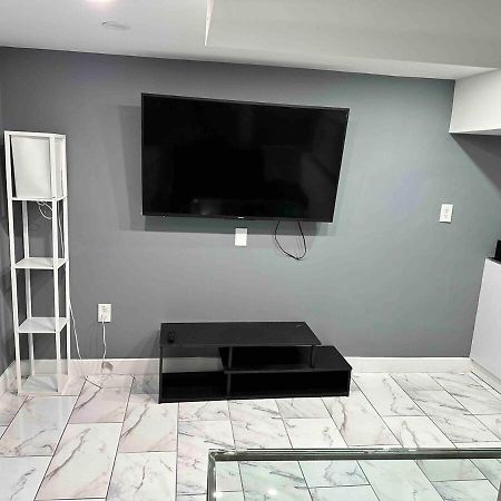 Lovely Basement 1-Bedroom With Free Parking Вашингтон Экстерьер фото