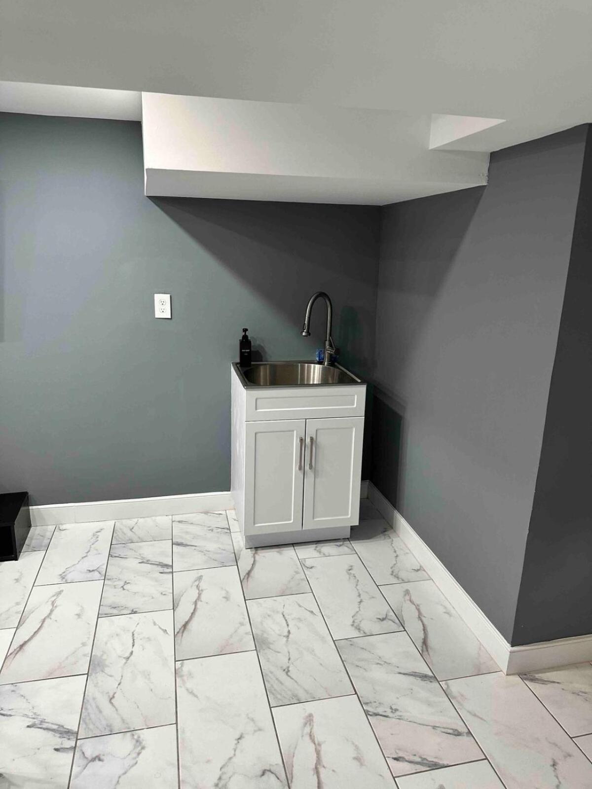 Lovely Basement 1-Bedroom With Free Parking Вашингтон Экстерьер фото