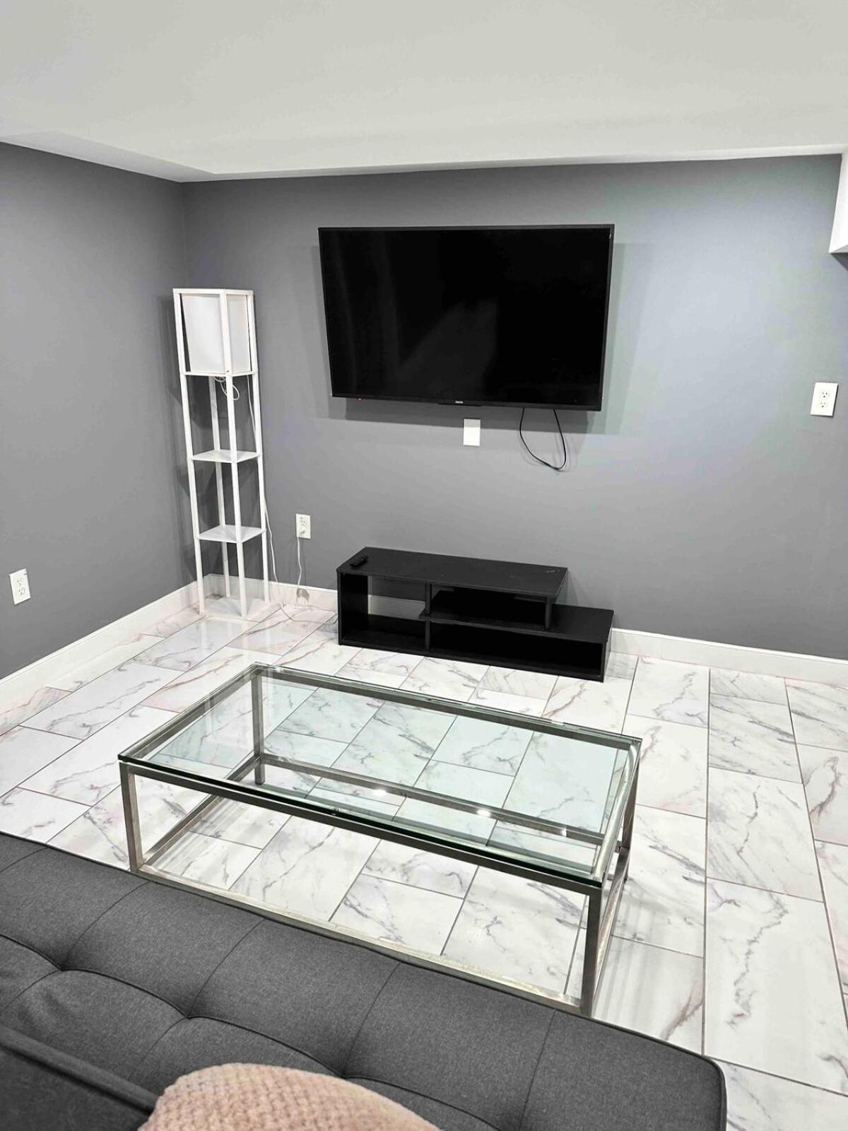 Lovely Basement 1-Bedroom With Free Parking Вашингтон Экстерьер фото